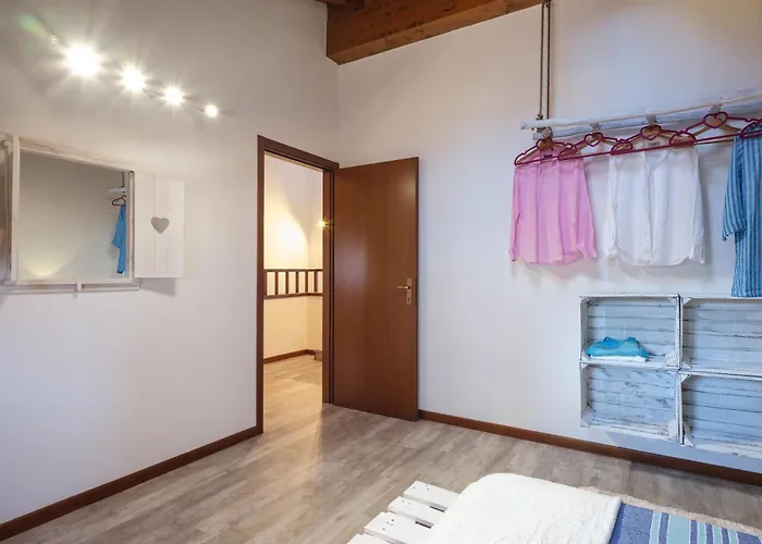 Semesterbostad La Luna Nel View Garden - Happy