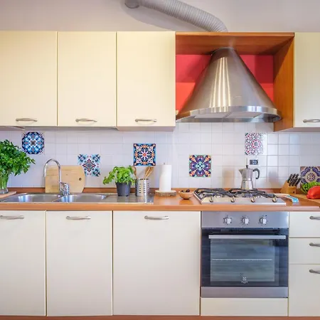 La Luna Nel View Garden - Happy 펜션 이스프라