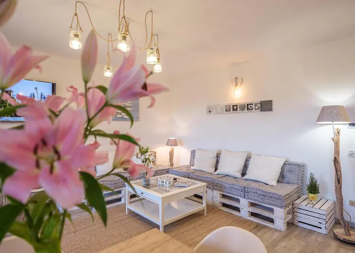 La Luna Nel View Garden - Happy 펜션