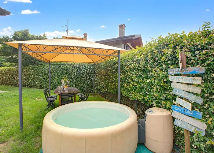 La Luna Nel View Garden - Happy 펜션 이스프라