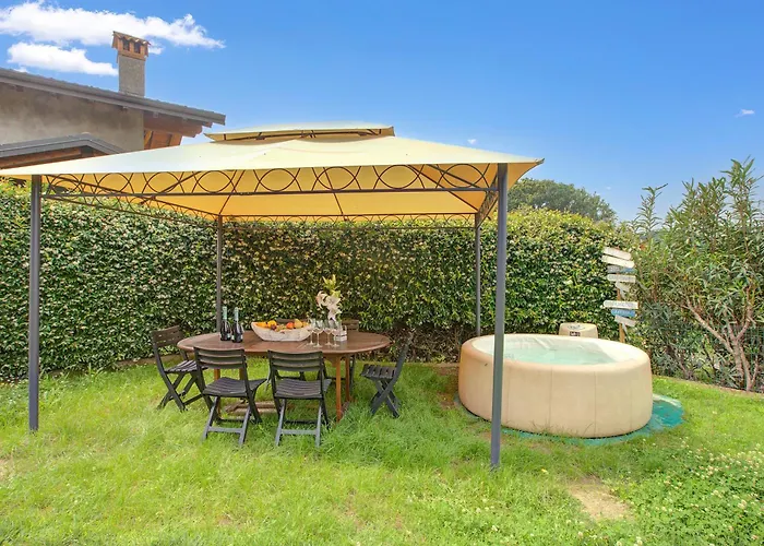 La Luna Nel View Garden - Happy 펜션 이스프라