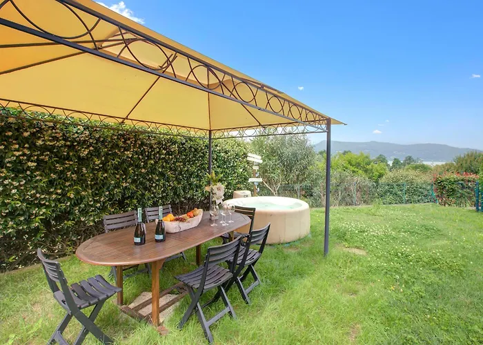 La Luna Nel View Garden - Happy 펜션 이스프라